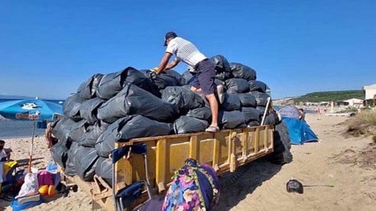 Keşan'da 3 günde 150 kamyon çöp toplandı