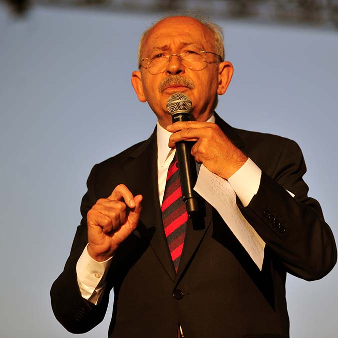 Irkçılık yapmadan bütün mültecileri göndereceğim