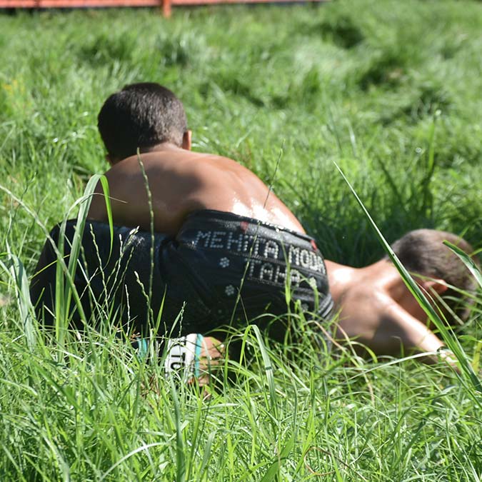 Minik pehlivanlar Er Meydanı'nda