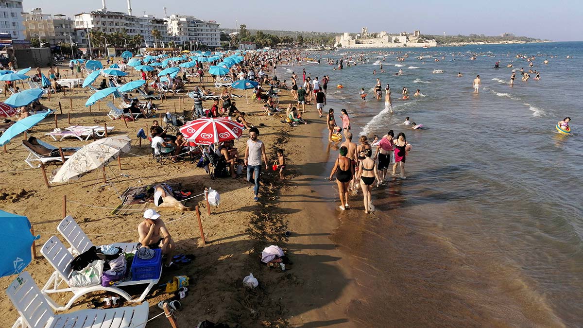 Kızkalesi bayram tatili ile dolup taştı