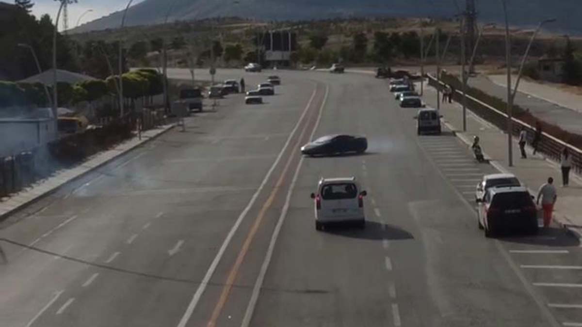 Drift atan sürücü trafikten men edildi