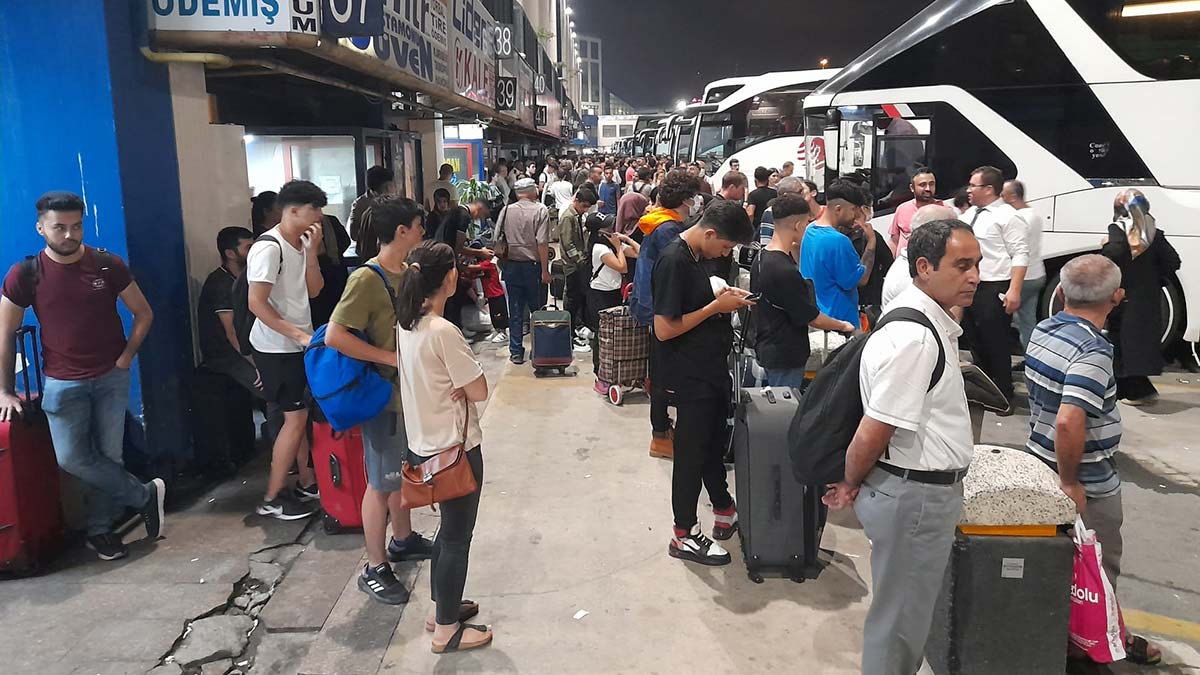Otogarda yoğunluk devam ediyor