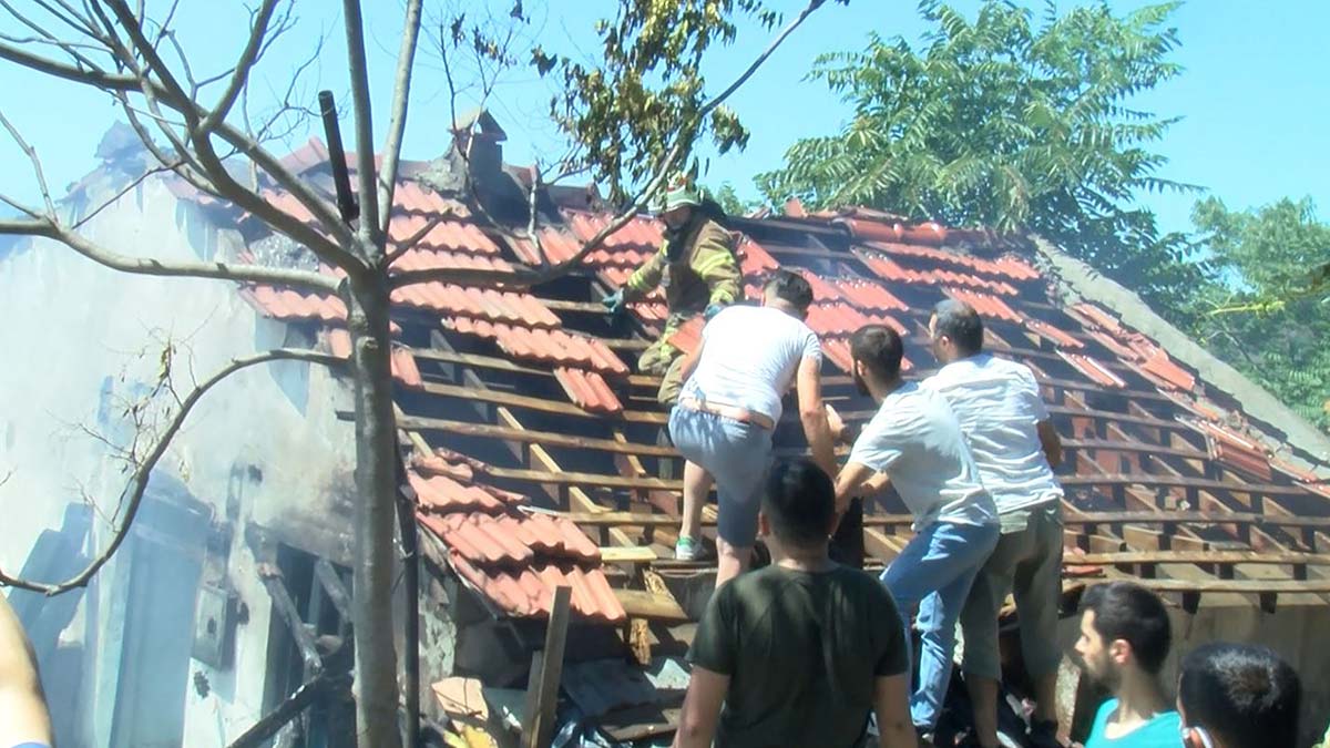 Maltepe'de gecekondu yangını