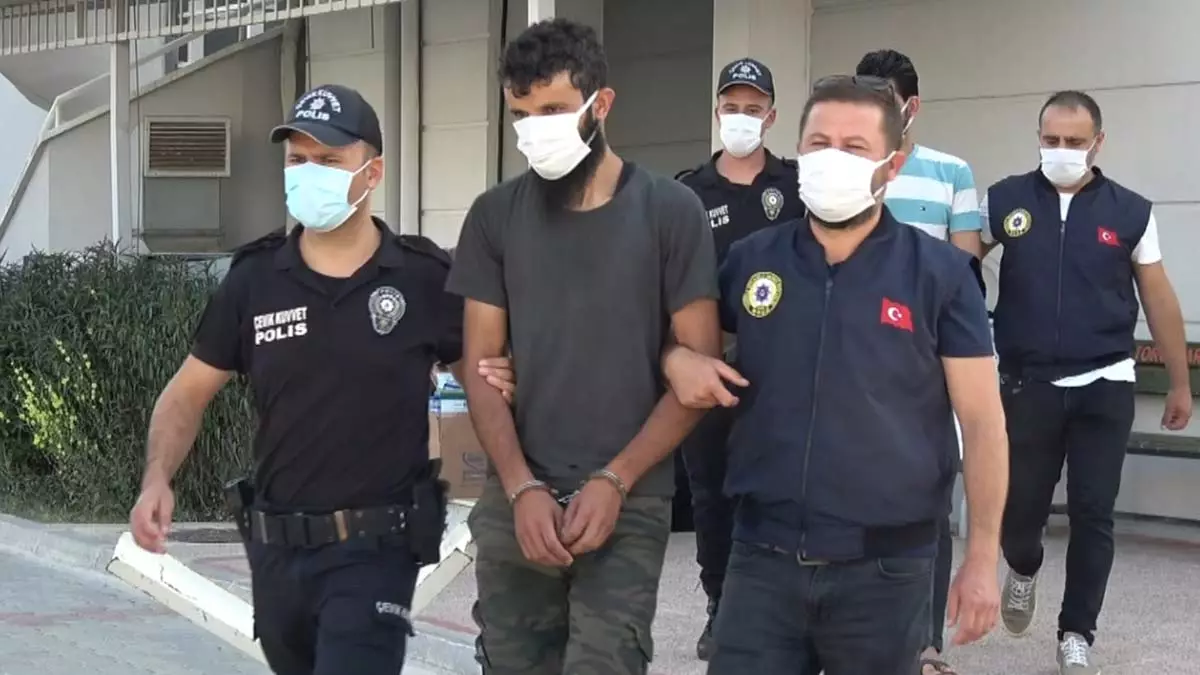 Mersin'de terör örgütü deaş operasyonu; 14 gözaltı