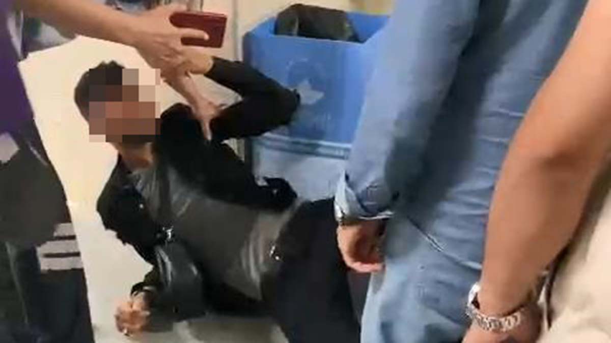 Metroda kadınların fotoğraflarını çekti dayağı yedi