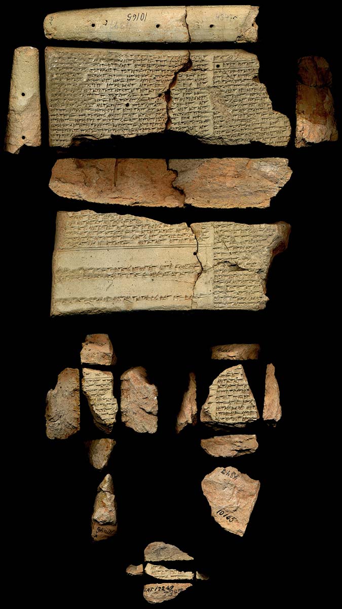 3 bin 200 yıl önce Mezopotamya’da dünyanın ilk kadın parfümörü Tapputi’nin kil tabletlere Akadça yazdığı koku formüllerinden biri gün yüzüne çıkartıldı.