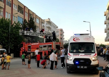 Nusaybin'de 4 katlı bir apartman yandı