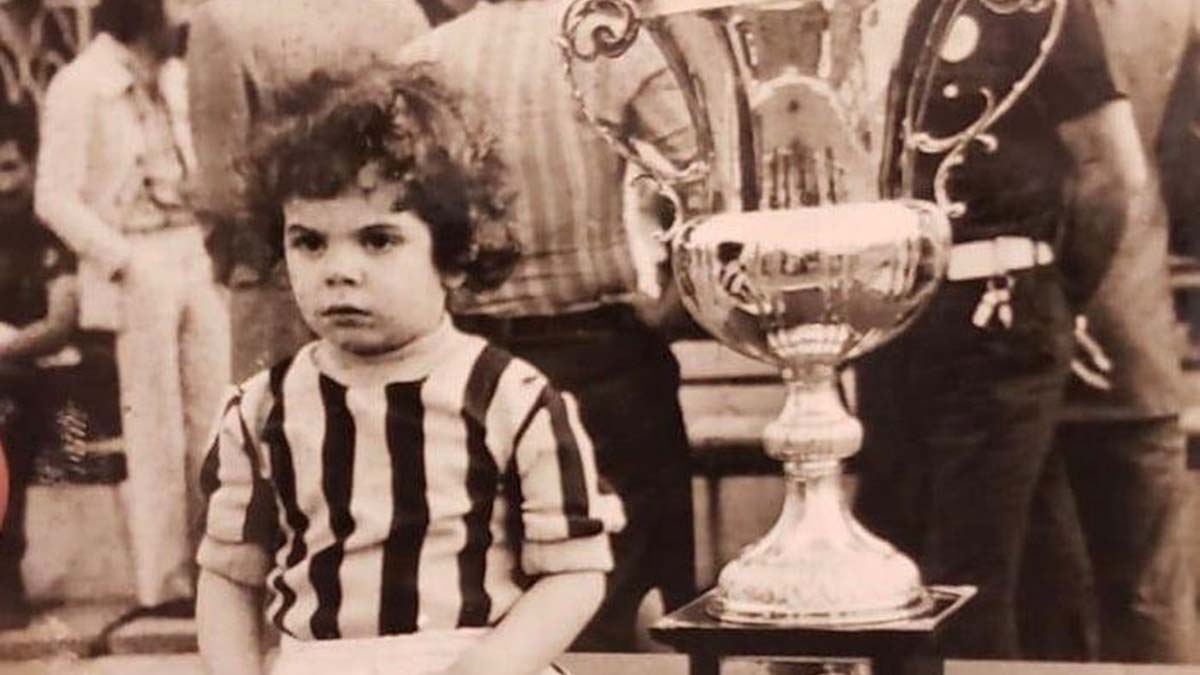 Oğlunun fotoğrafını görünce duygulandı