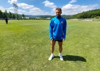 Favori takımlardan birisi haline geleceğiz