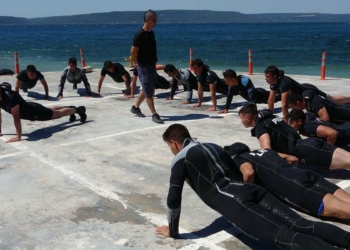 Polislerden 'Suda Hayatta Kalma' eğitimi