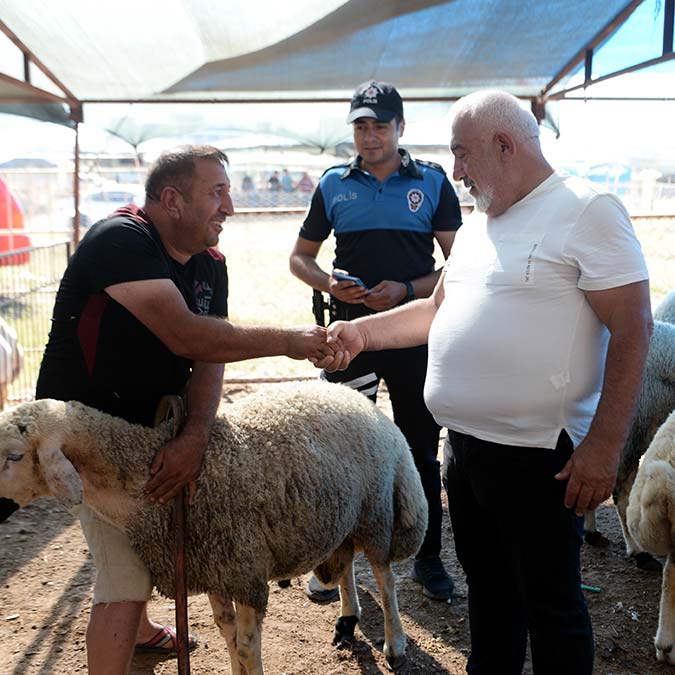 Kurban pazarında sahte banknot uyarısı