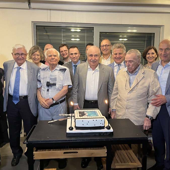 Yüzyılın Beyin Cerrahı olarak adlandırılan Prof. Dr. M. Gazi Yaşargil adına bu yıl ilk defa verilen Genç Nöroşirurjiyen Teşvik Ödülü’ne 32 yaşındaki Dr. Pelin Kuzucu layık görüldü.