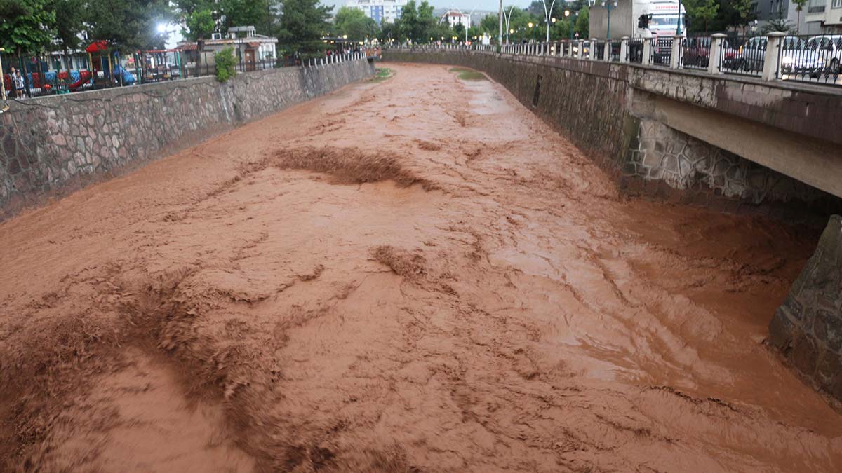 Tatlıçay'ın debisi yükseldi