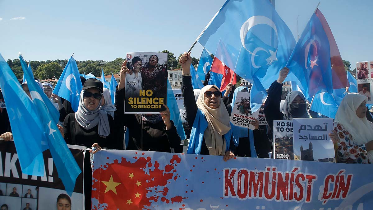 Sarıyer'de Urumçi katliamı protestosu