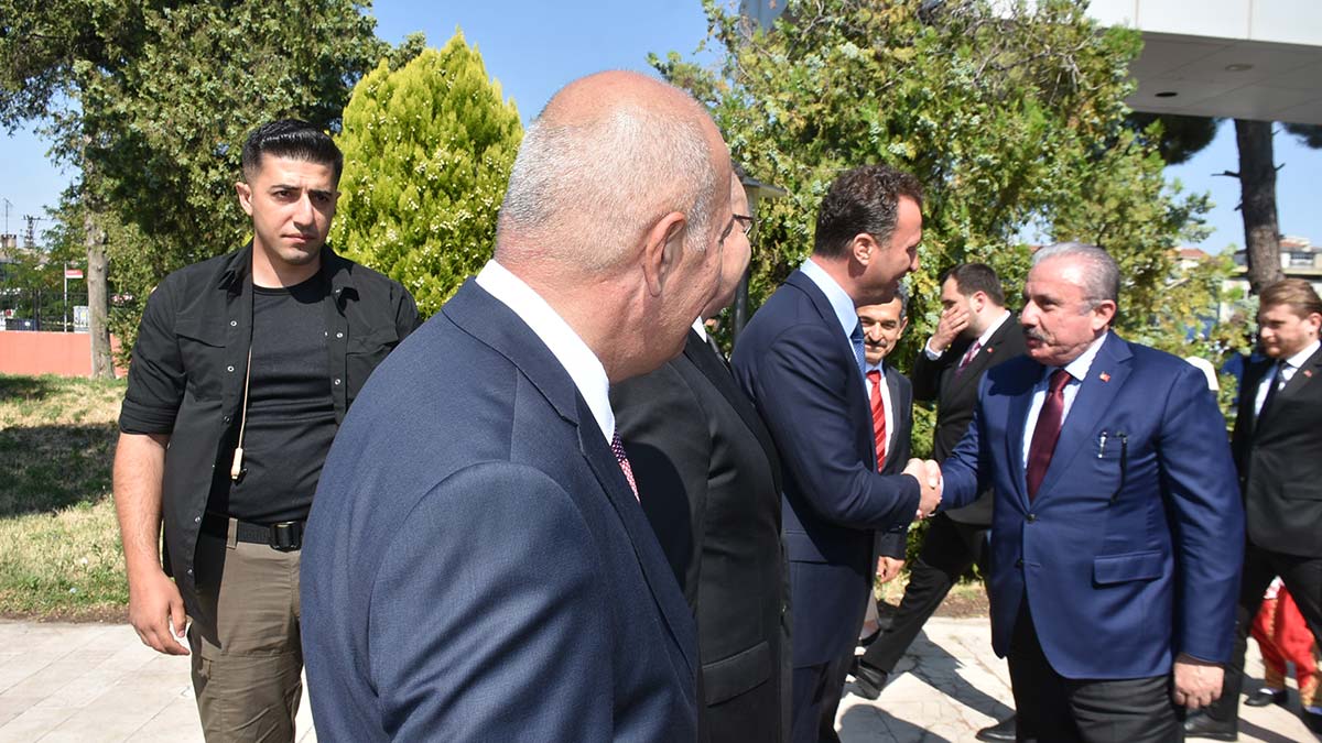 Avrupa göçmenlere kapılarını kapattı