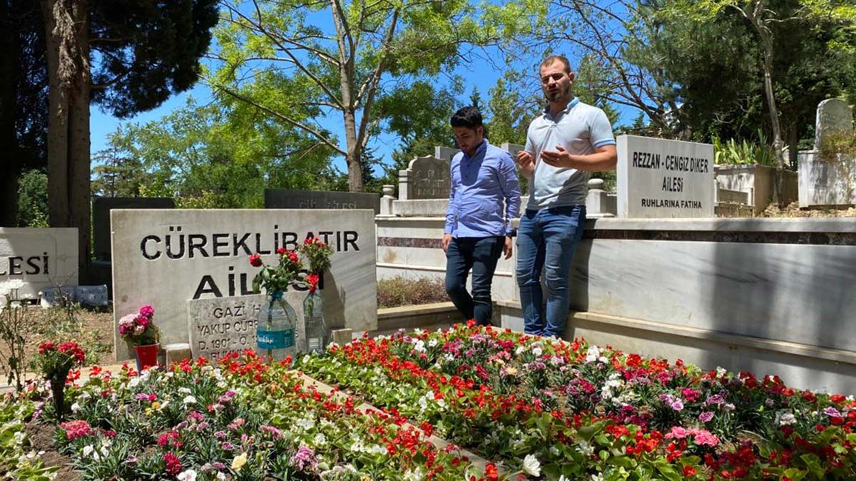 Cüneyt Arkın'ın mezarı boş kalmıyor