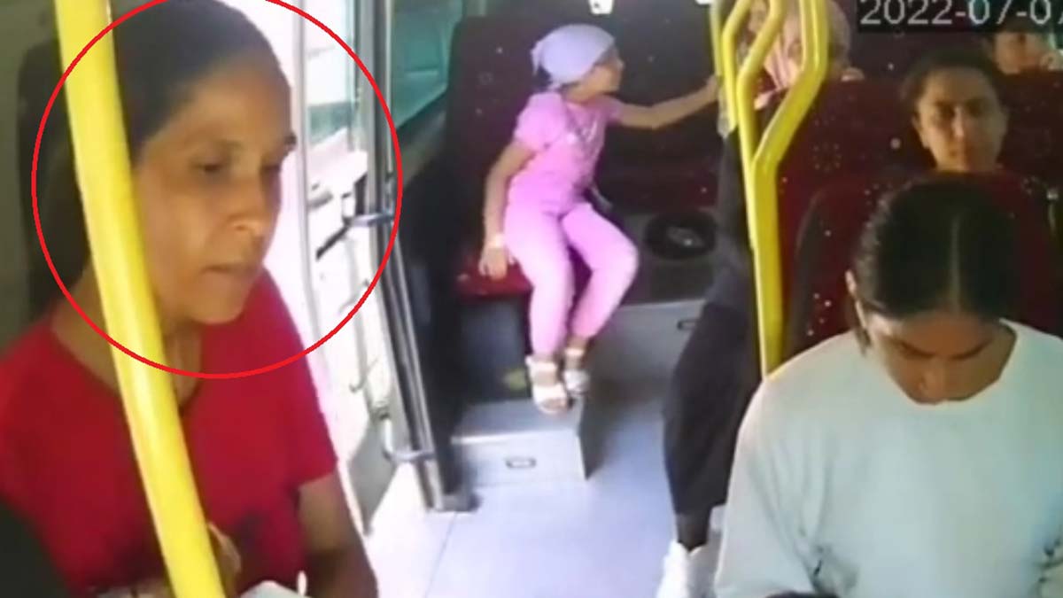 Seyir halindeki minibüsten düşen Meryem toprağa verildi