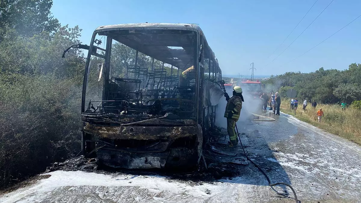 Silivri’de otobüs alev alev yandı