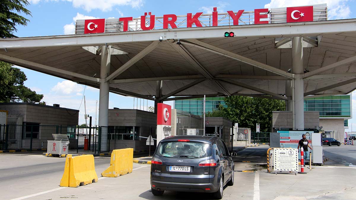 İpsala ve Pazarkule'de gurbetçi yoğunluğu