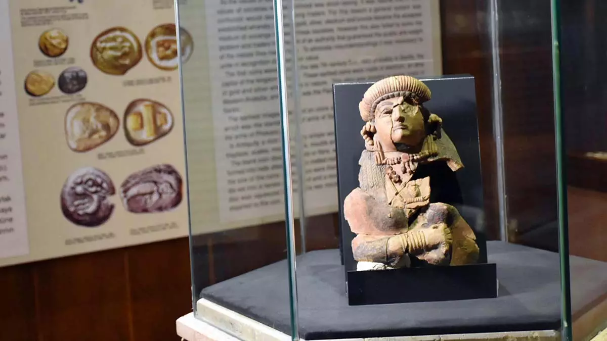 Tanrıça minerva'nın 2 bin 600 yıllık parçaları sergilendi