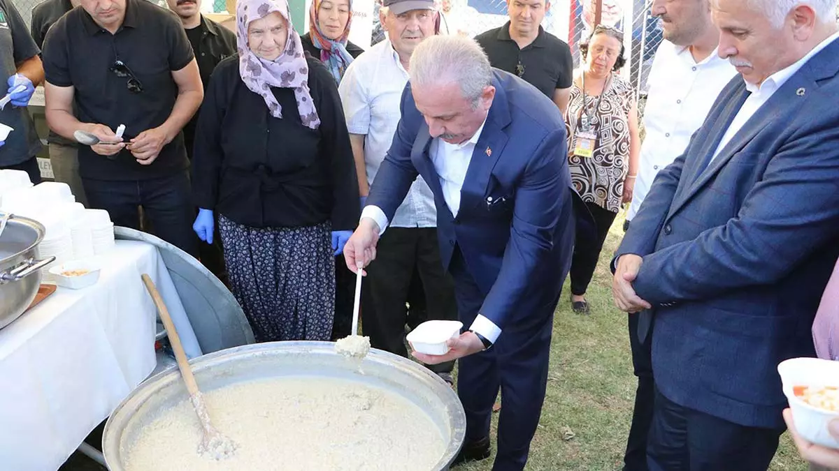 Tbmm başkanı mustafa şentop, koronavirüs vaka sayılarında artış yaşandığına dikkat çekti, "her ne kadar salgındaki hastalığın seyri biraz hafif gitse de yine de bulaşma sayısında artış var” dedi.