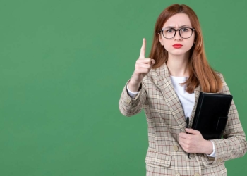 Sürekli tehdit ve baskı ile iş yürütmeye çalışmak