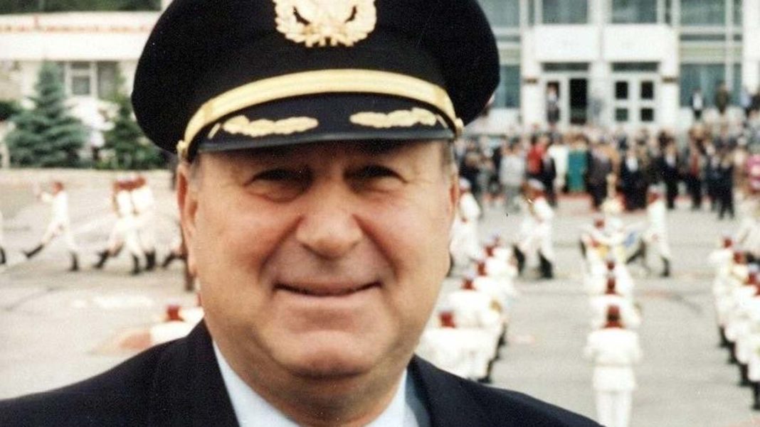Emekli kaptan pilot Atilla Çelebi öldü