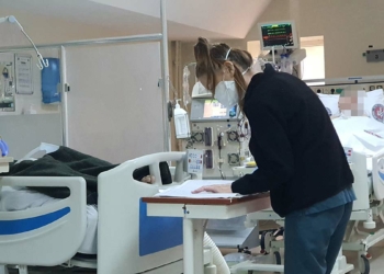 Kovid-19 yoğun bakım servisleri doldu