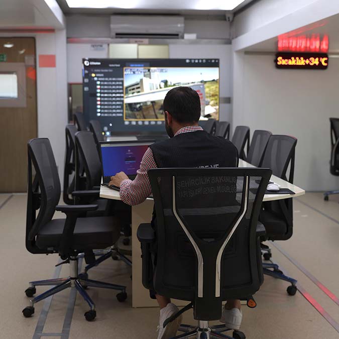 4 mobil araçla afet sonrası oluşan hasarlara hızlı tespit