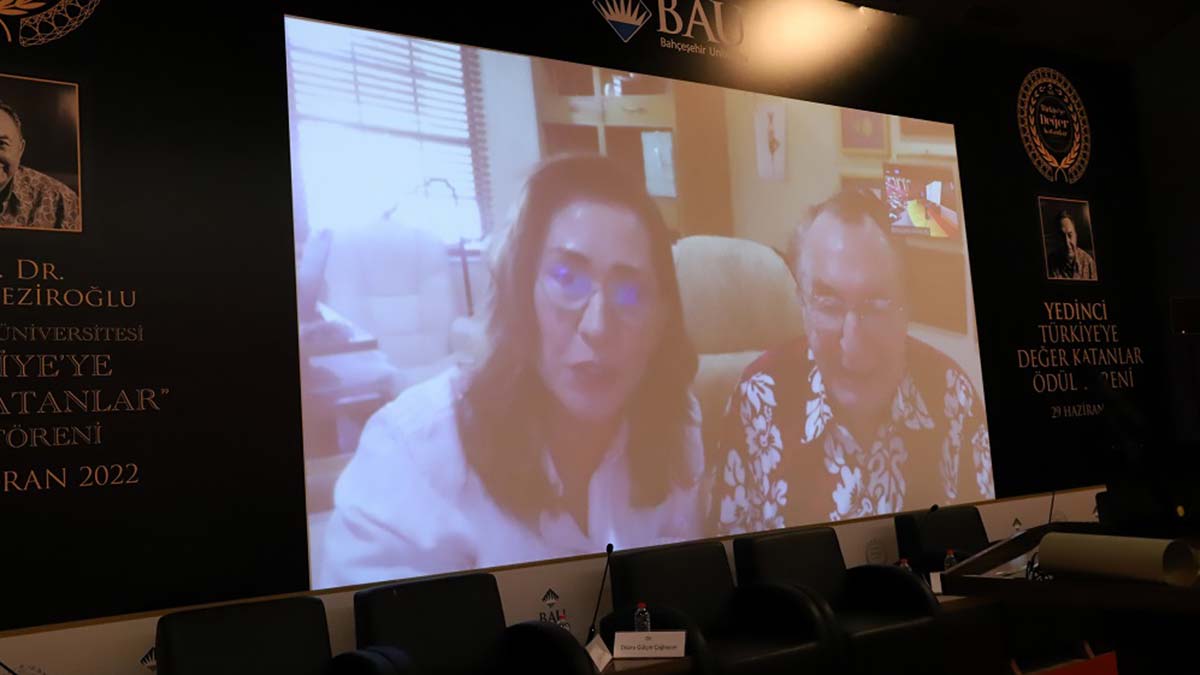 Türkiye'ye Değer Katanlar Ödülü Prof. Dr. Veziroğlu'na verildi