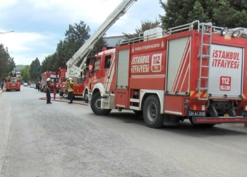Tuzla'da kauçuk fabrikası yandı