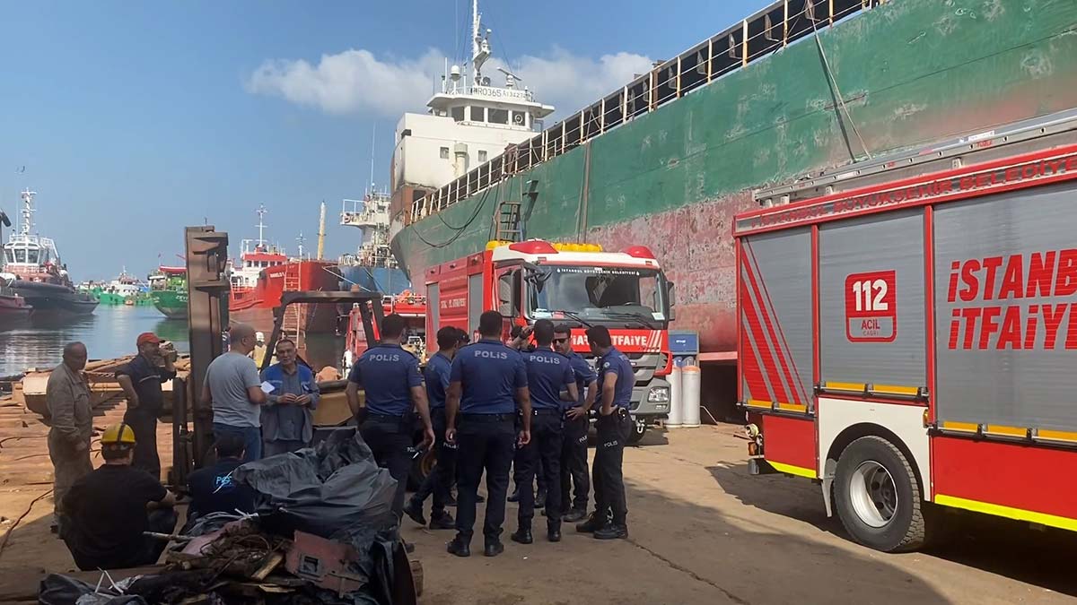 Tuzla'da gemi yangını