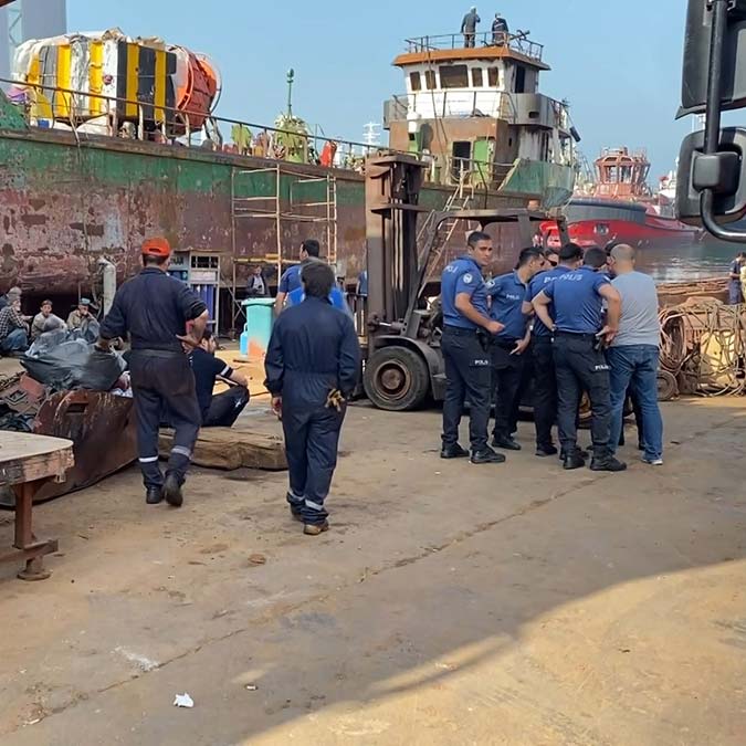 Tuzla'da gemi yangını