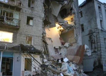 Ukrayna'ya roket saldırısı; 15 ölü