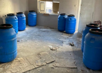 Van 5 ton 420 litre içki ele geçirildi
