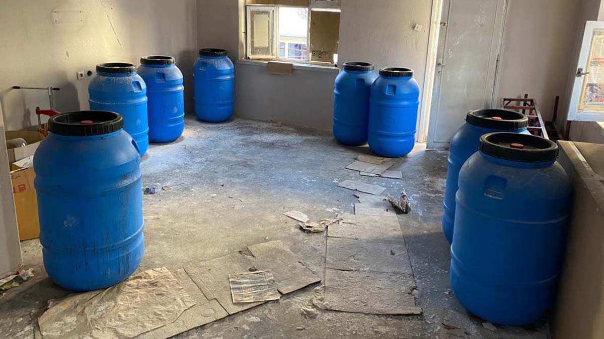 Van 5 ton 420 litre içki ele geçirildi