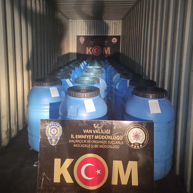 Van sahte içki ele geçirildi