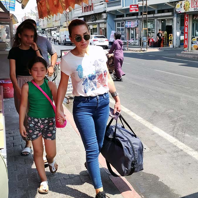 3 çocuğunu çalıştığı kebapçıya bırakıp gitti