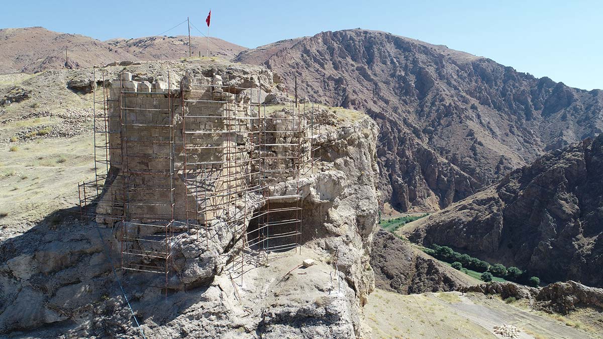 792 yıllık Divriği Kalesi restore ediliyor