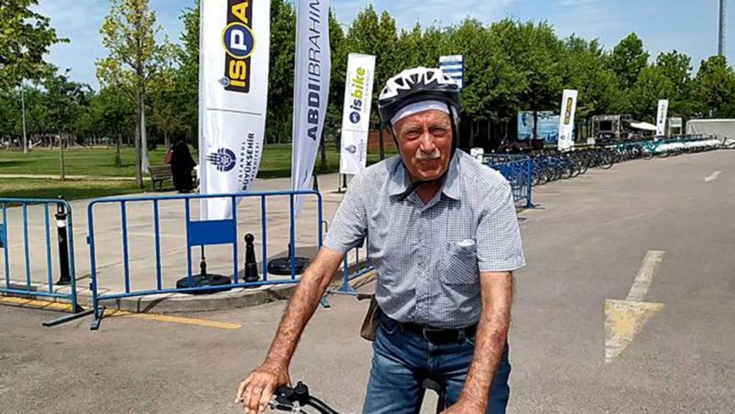 85 yaşında bisiklete binmeyi öğrendi