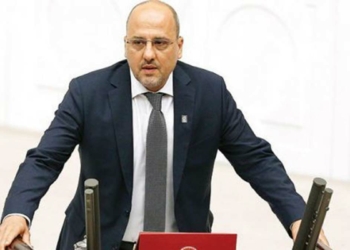 AK Parti'den Ahmet Şık'a manevi tazminat davası