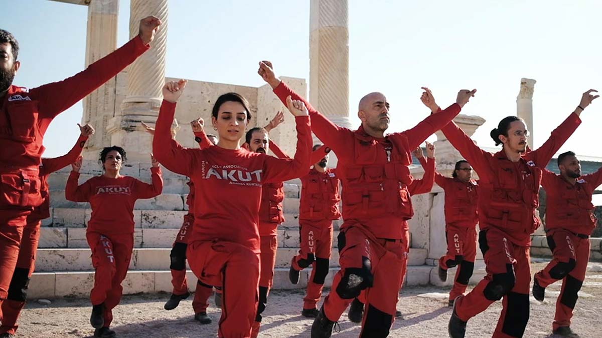 AKUT Denizli ekibi 30 Ağustos'u kutladı