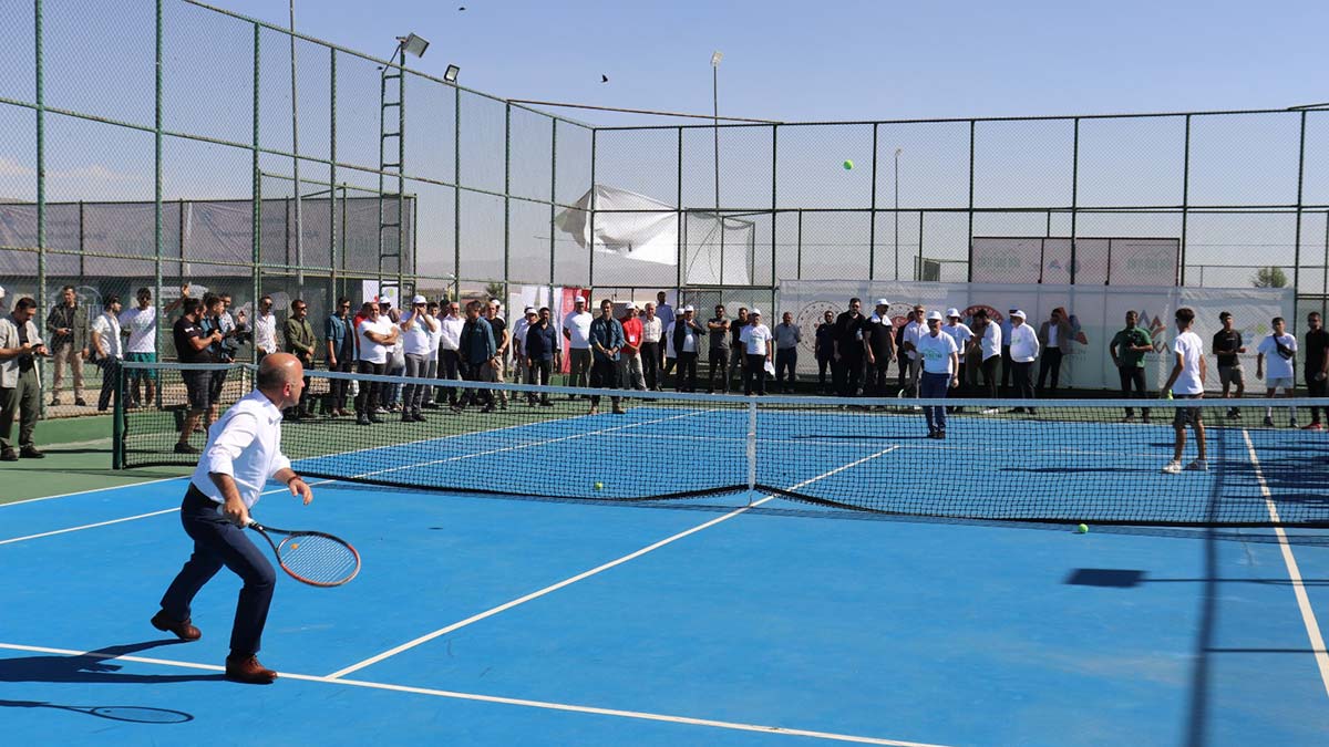 Ağrı Dağı Tenis Turnuvası heyecanı