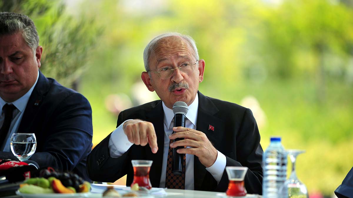 Ankara'da odalarda oturarak sorunlar çözülemez