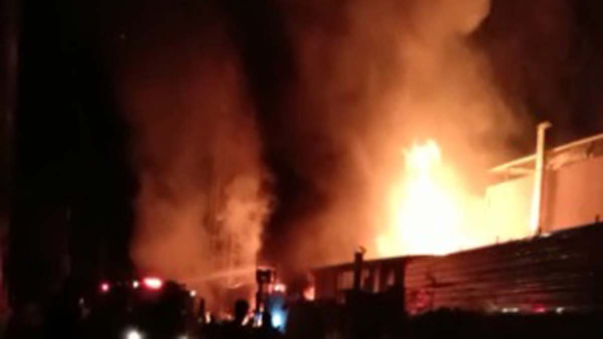 Ankara'da palet fabrikasındaki yangın korkuttu