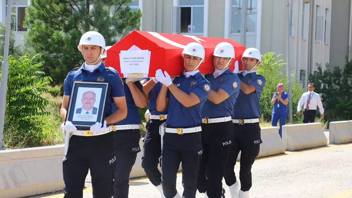 Ankara'daki kazada ölen polis memuru için tören