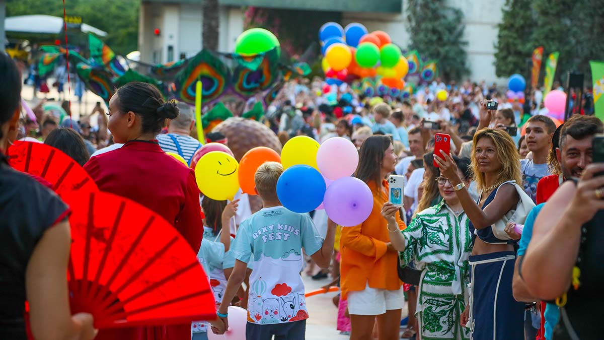 Antalya'da 48 ülkeden çocuk ile 'Rixy Kids Fest'