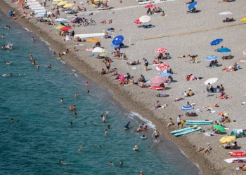 Antalya'da deniz suyu sıcaklığı hava sıcaklığını geçti