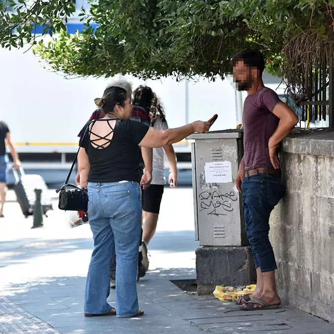 Antalyada yabanci uyruklu 941 dilenci cikti 1 - yerel haberler - haberton