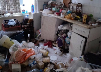 Apartman dairesinden 1 kamyonet çöp çıktı